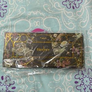 Zoeva Opulence eyeshadow palette